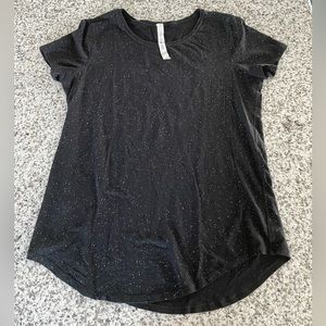 Lululemon, black speckle Love crewneck T-shirt. Size: 8.